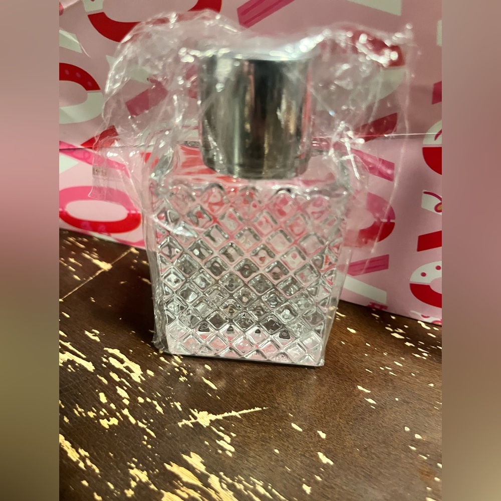 Jbh* New! Square Grids Carved Perfume Bottle Clear Glass bottle Empty  - Refilla - Picture 5 of 6